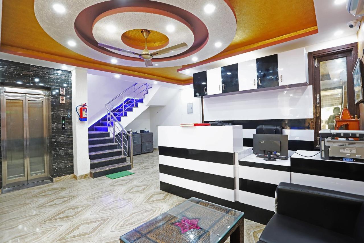 Hotel Oyo Flagship 42619 Diamond Key à Delhi  Extérieur photo